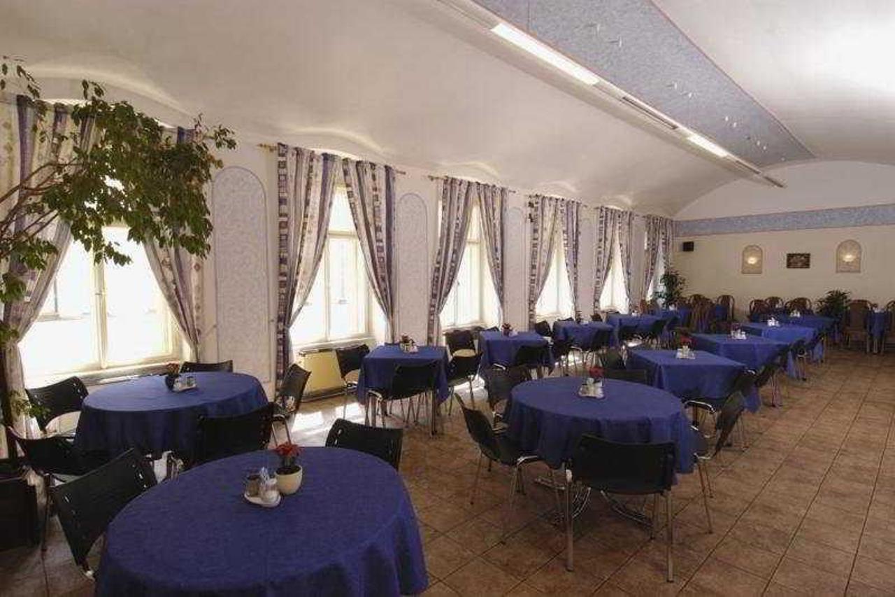Hostel Junior Praha Eksteriør bilde