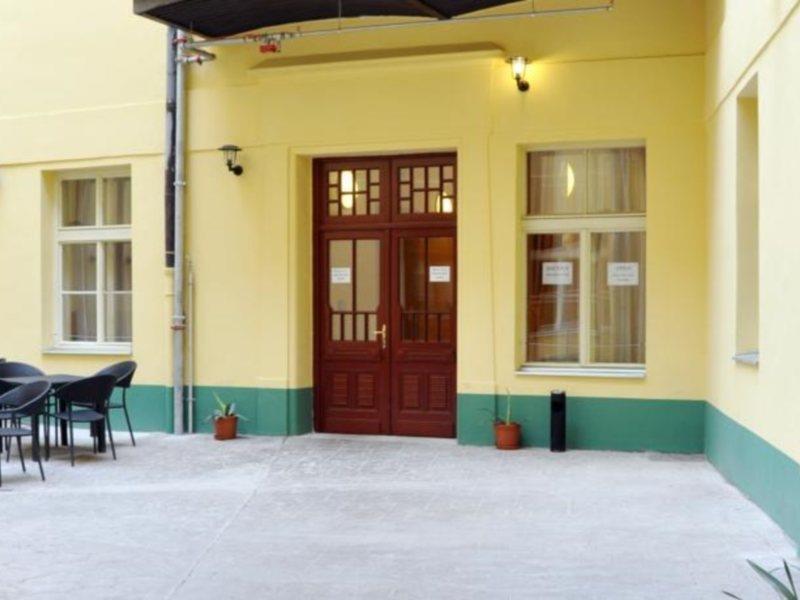 Hostel Junior Praha Eksteriør bilde